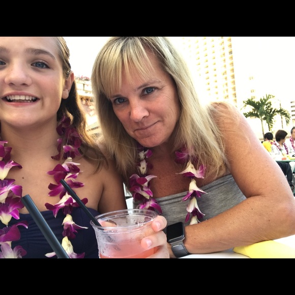 Meet your Posher, Christine - Picture 2 of 4